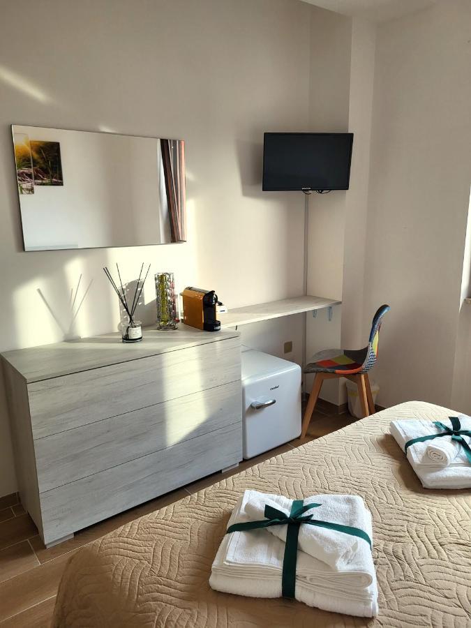 Di Gioia Home B&B โกเซนซา ภายนอก รูปภาพ
